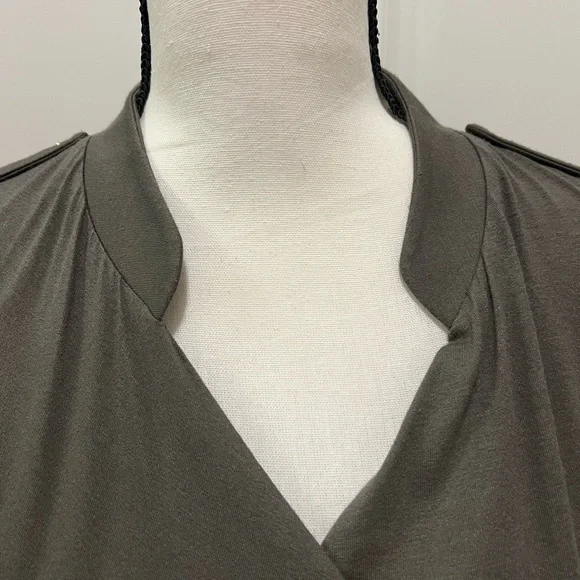 Ann Taylor Olive green ruched front | Wrap style size M - Picture 2 of 9